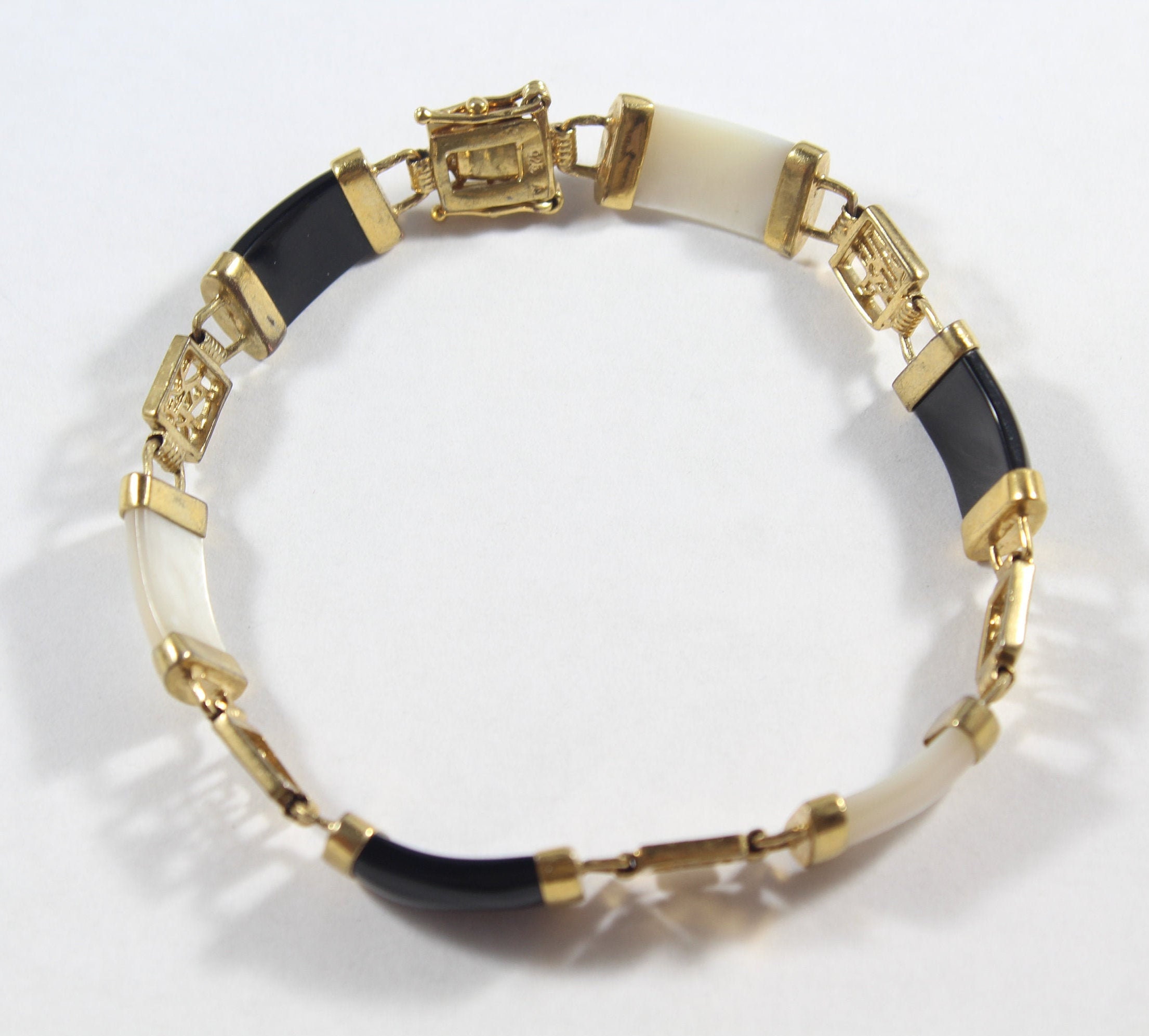 アクセサリー momokonekochan 28x30mm Raw Brass Moon Charm, Celestial Pendant, Laser Moon