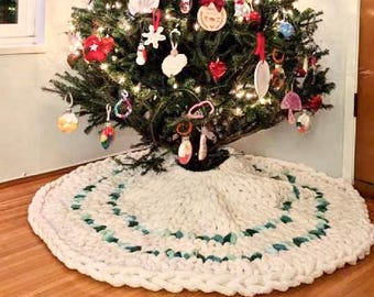 Handmade Chunky Knit Christmas Tree Skirt: Super Soft Hygge Decor