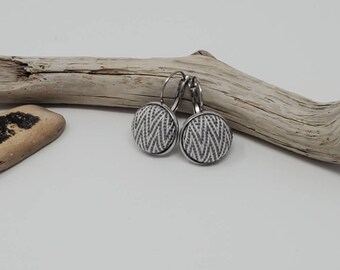 Zig Zag Earrings, Monochrome, Minimalist Jewelry, Oscha Seasgair Chalk, Wrap Scrap Jewelry, Earrings, Stainless Steel Jewelry