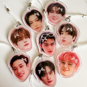STRAY KIDS Bias Gesicht Schlüsselanhänger Telefon Licht Stick Gesicht Charm kawaii deko kpop Konzert Dekoration Accessoire Accessoires Geschenk Geburtstag Freund