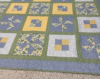 Sunny days, full size quilt, pastel colors, pinwheel blocks, four patch blocks, spring quilt, summer quilt