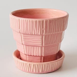 Vintage 1950s McCoy Pottery Pink Basketweave Planter with attached Saucer 3 1/8"