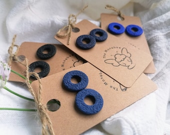 Different shades of blue / ear studs "Donut" / 18k gold-plated plugs
