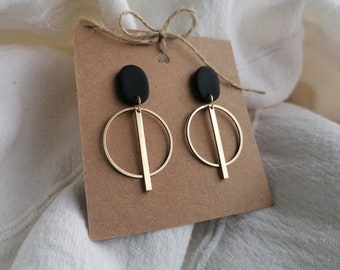 18k vergoldete Stecker / Basic Hängeohrringe aus Polymer Clay in Schwarz / Messingelemente