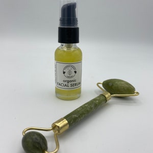 Serum and Roll Gift Pack Facial Serum and Jade Roller image 3