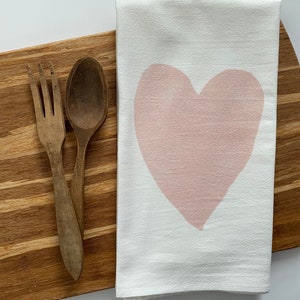 Valentines Day Decor. Valentine's Day Gift. Flour Sack Towels. Farmhouse Decor. Valentines Day Tea Towel. Kitchen Towels. Dish Towel. Heart.