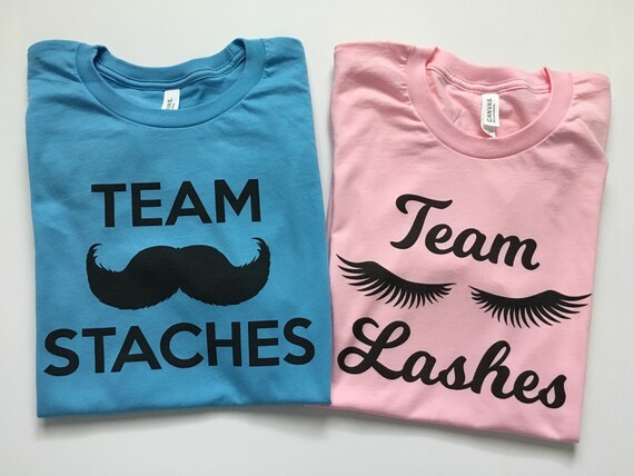 Staches Or Lashes Mom Dad Gender Reveal Baby Shower T-Shirt Staches Or Lashes Mom Dad Gender Reveal Baby Shower T-Shirt