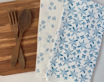 Winter Tea Towel. Gift Ideas. Tea Towels. Flour Sack Tea Towels. Dish Towel. Farmhouse Decor. Snowflake decor. Christmas Decor. Winter Decor