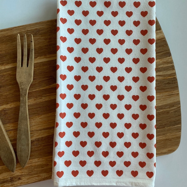 Valentines Day Decor. Valentine's Day Gift. Flour Sack Towels. Farmhouse Decor. Valentines Day Tea Towel. Kitchen Towels. Dish Towel. Heart.