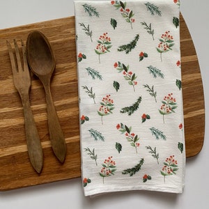 Christmas Tea Towel. Gift Ideas. Tea Towels. Flour Sack Tea Towels. Dish Towel. Farmhouse Decor. Christmas Gift for her. Christmas Decor.