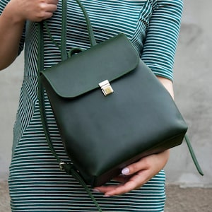 Mochila verde mujer iPad mochila pequeña mochila de cuero minimalista bolso verde mujeres regalo idea