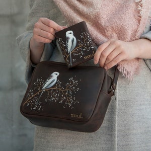Conjunto para mulheres bolsa de ombro de couro marrom e carteira com pintura de pássaro de cauda longa todos os dias bolsa crossbody conjunto de ideias de presente feminino
