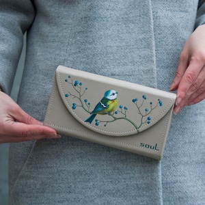 Cartera de cuero beige para mujer, cartera personalizada con diseño de pájaro Titmouse y pintura a mano