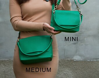 Women Green Handbag Women Leather Purse Mini Purse Perfect Gift Idea Emerald Green Crossbody Bag Soft Leather Purse Minimalist Purse