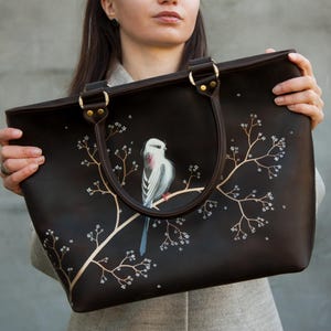 白い鳥と花の絵が描かれた女性用トートバッグ、妻へのギフトアイデア、大きなハンドバッグ、マットレザーの財布、ブラウンレザーのトートバッグ