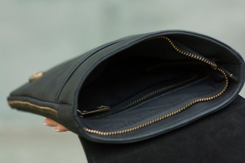 Man Messenger Bag Personalized Vintage Leather Black Minimalist Crossbody Bag image 6