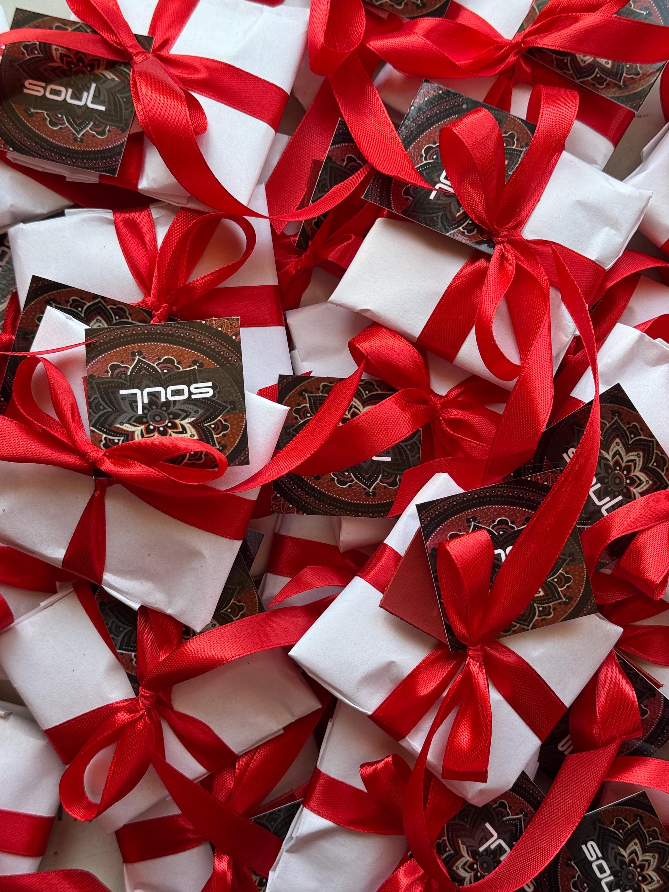 Portachiavi in pelle a forma di cuore personalizzato: regalo