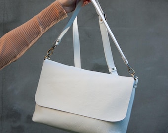 Weiße Leder-Umhängetasche für Damen, minimalistische Schultertasche, handgefertigt, ideales Geschenk für Frauen
