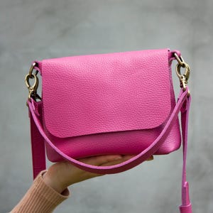 Sac à bandoulière en cuir rose vif pour femme, sac à main rose vif, petit sac à bandoulière quotidien, sac à main de vacances, mini sac à main fuchsia