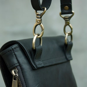 Man Messenger Bag Personalized Vintage Leather Black Minimalist Crossbody Bag image 7