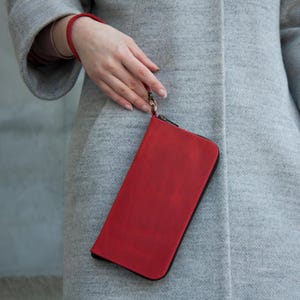 Cartera con cremallera para mujer, de cuero rojo, grande, minimalista, de cuero mate, básica, roja, ideal para regalo de cumpleaños.