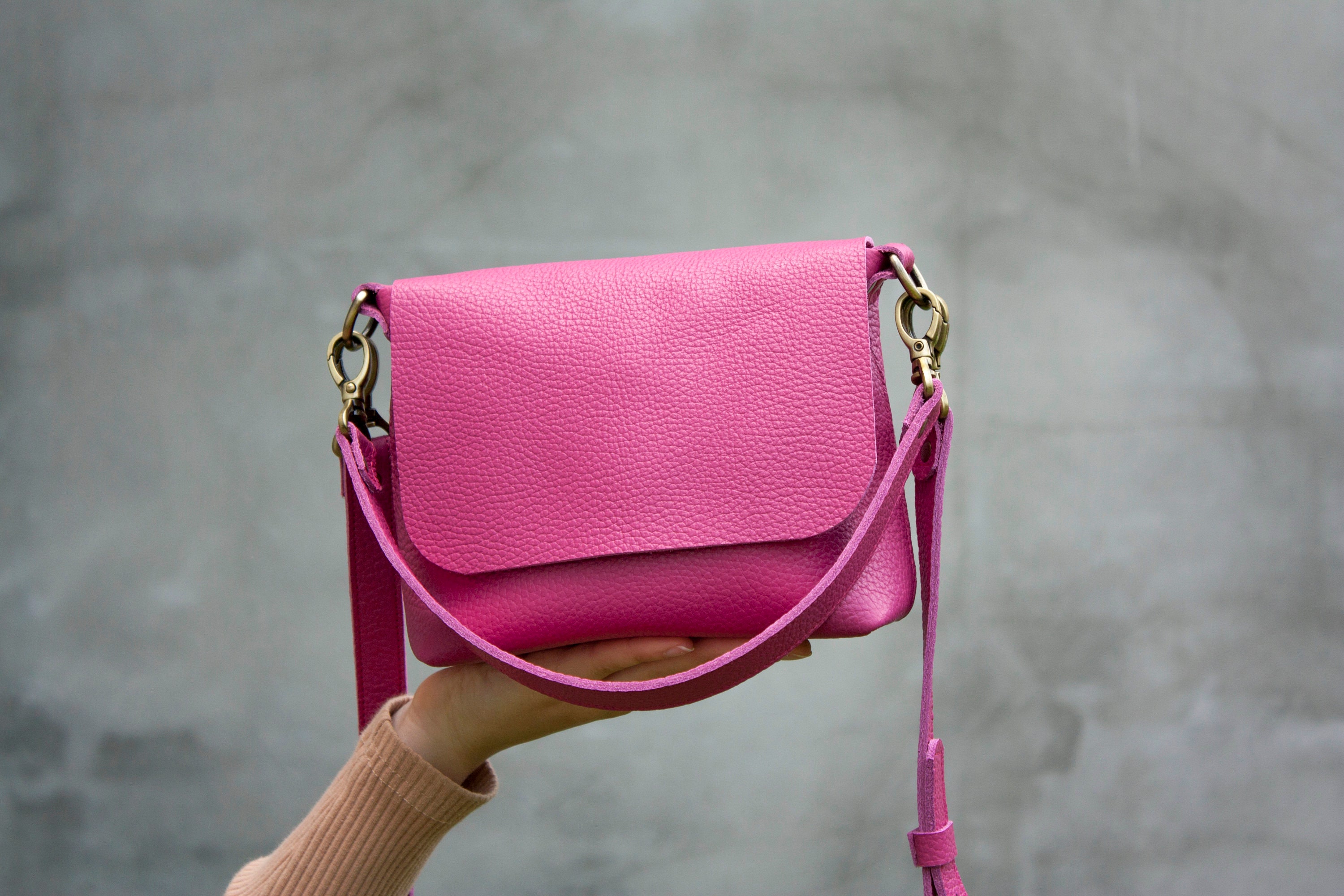 DASTI Studded Handbags for Women Medium, Pink  Women handbags, Studded  handbags, Fancy purses