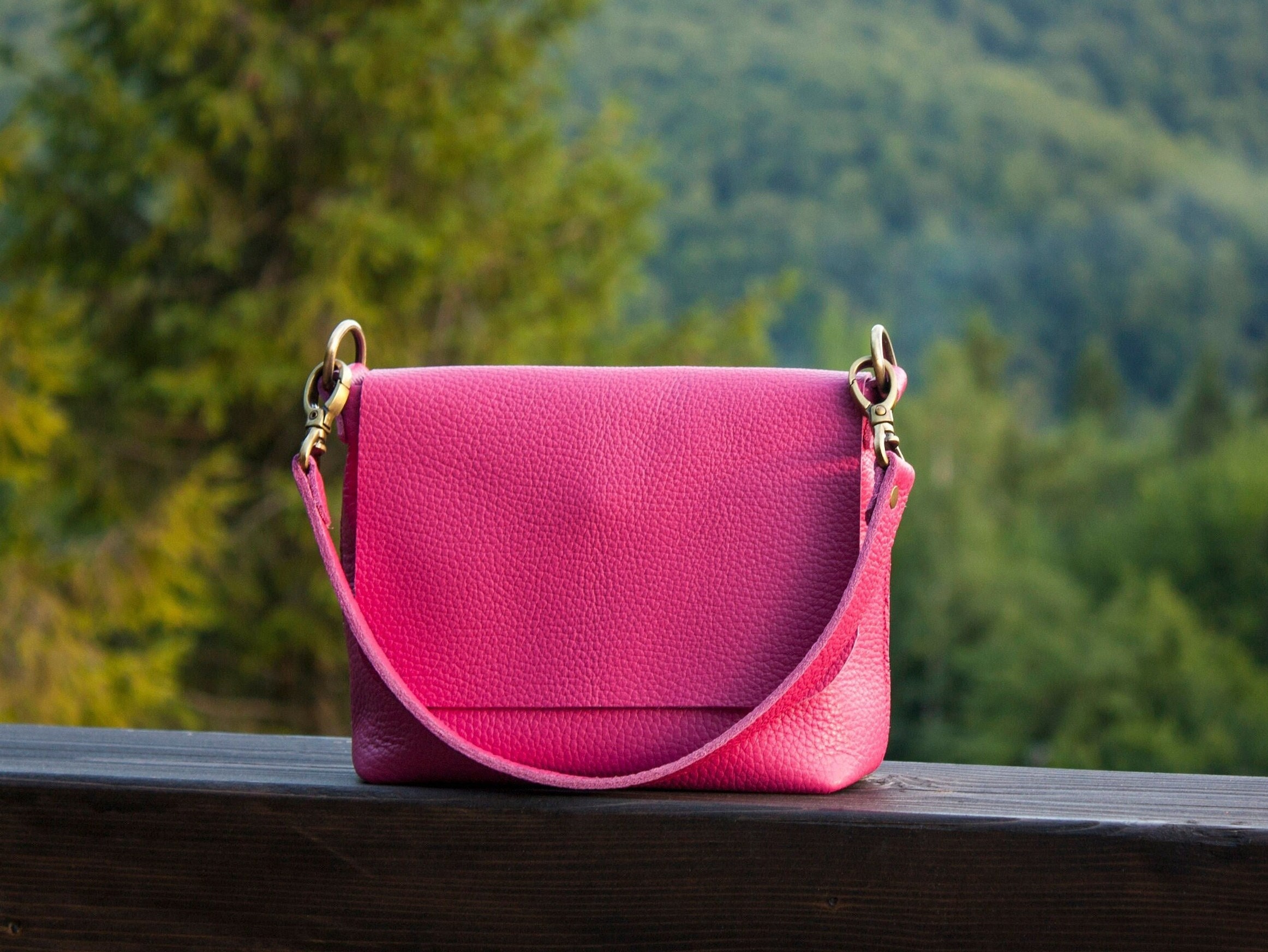 Buy Women's Mobile Phone Bag, Touchable PU Leather Change Bag (Black)  Online at desertcartINDIA