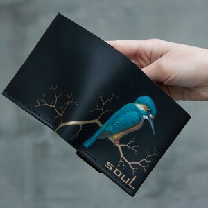 Personalized Leather Wallet with Kingfisher Bird Men Vintage Effect Leather Wallet image 4