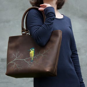 ブラウンレザートートバッグ、カワセミの鳥の絵が描かれた女性用ハンドバッグ、大きなショルダーバッグ、ブラウンのショッパーバッグ、ギフトに最適、ウクライナ製