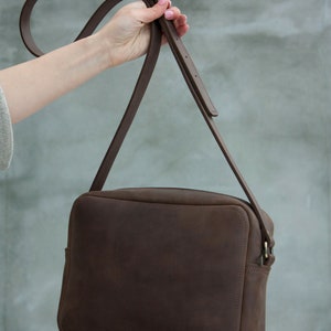 Woman Vintage Brown Leather Crossbody Bag Zipper Minimalist Shoulder Bag with Personalization image 4