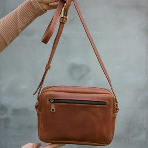 Woman Vintage Brown Leather Crossbody Bag Zipper Minimalist Shoulder Bag with Personalization image 3