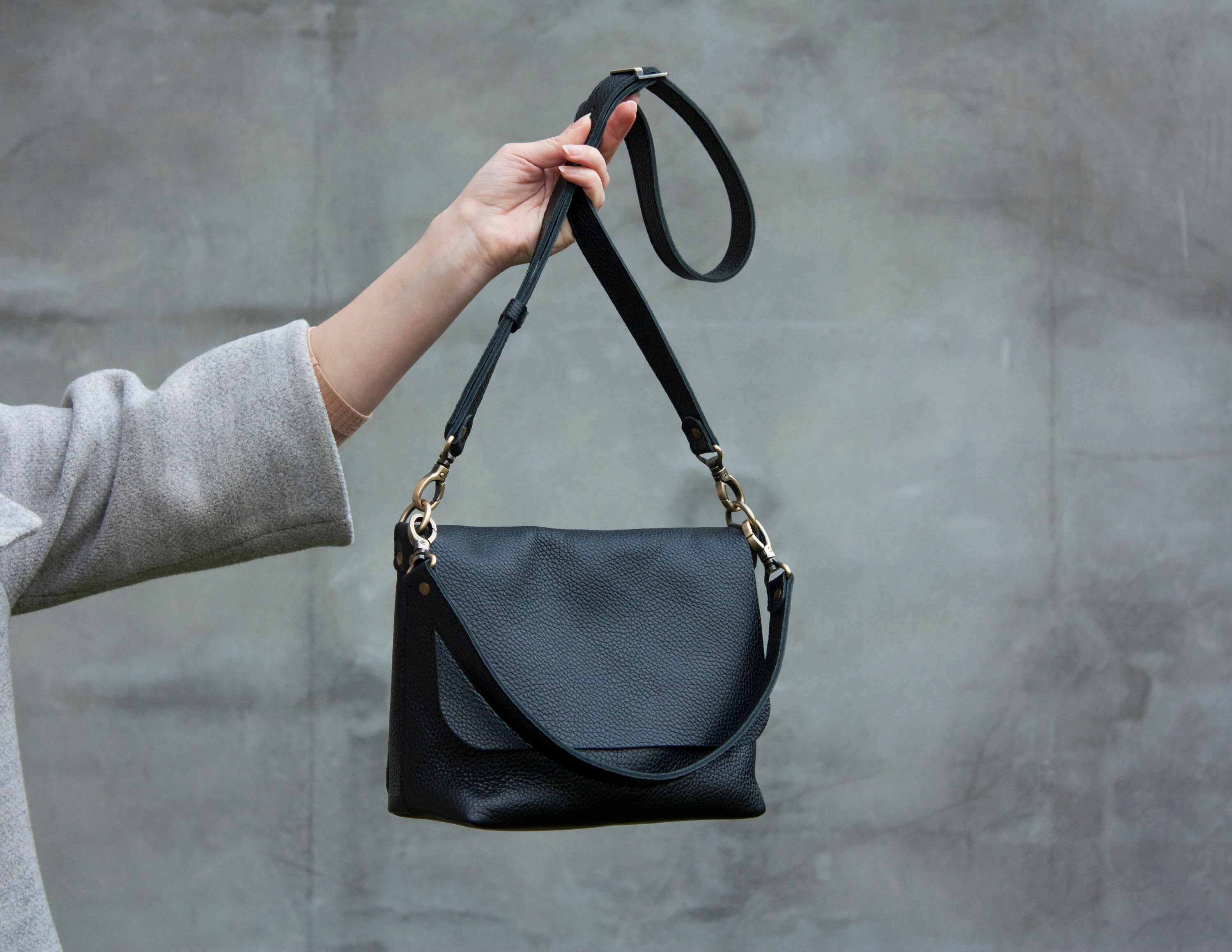 Women's Black Purse Over Body Shoulder Bag Magnet Button Flap Leather  Clutch
