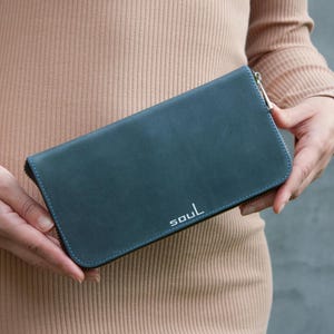 Cartera de cuero azul para mujer, cartera de diario de cuero mate, cartera de cuero con efecto vintage, cartera minimalista, cartera de cuero suave y mantecoso.