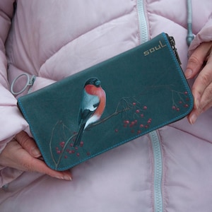 Cartera de cuero azul con pintura de pájaro camachuelo, hecha a mano, tamaño grande, azul de alta calidad, ideal como regalo para mujer.