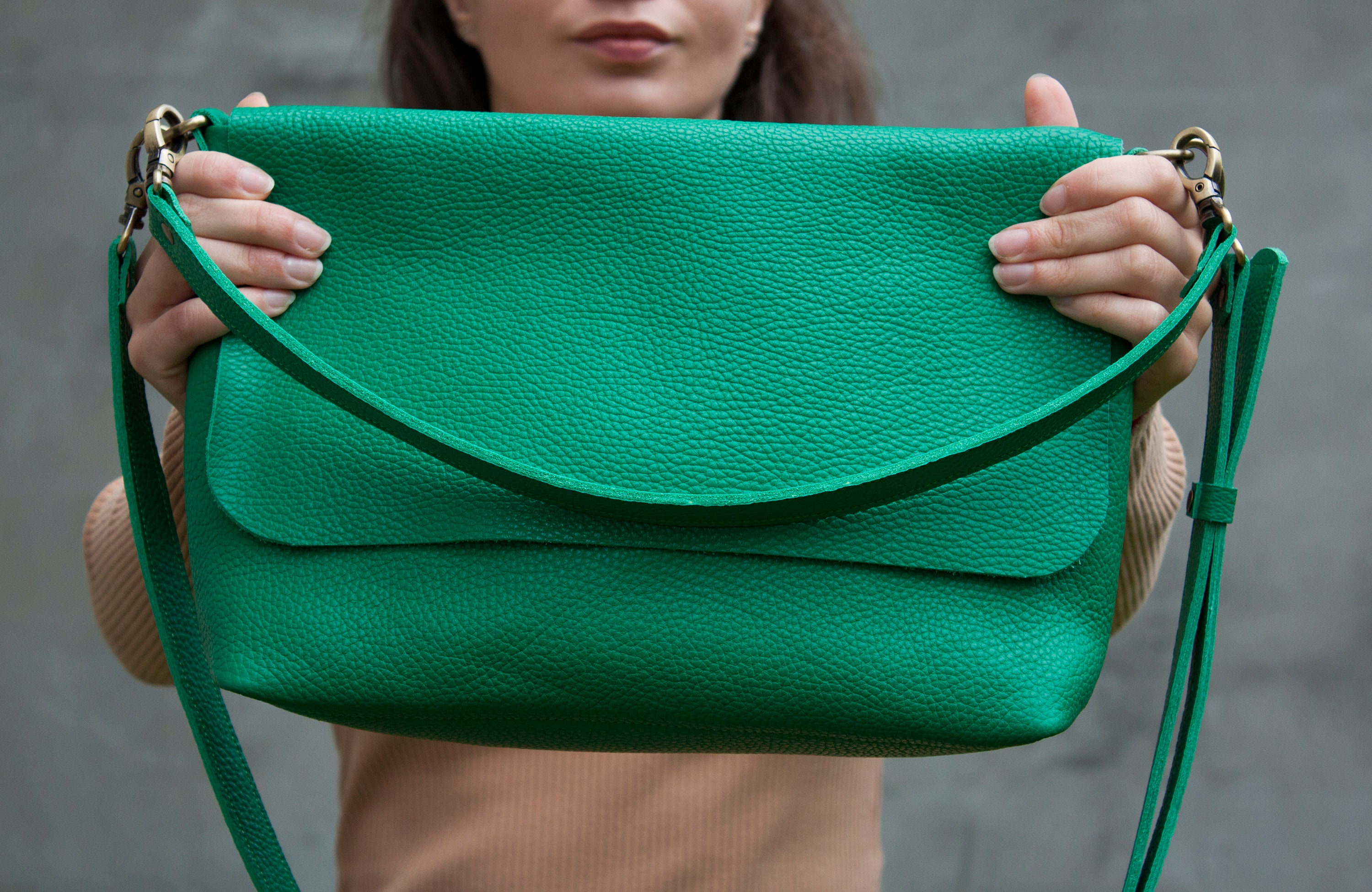 Emerald Green Leather Shoulder Bag Vivid Green Minimalist Crossbody Purse Large Everyday Bag - Etsy Emerald Green Leather Shoulder Bag Vivid Green Minimalist Crossbody Purse Large Everyday Bag - Etsy