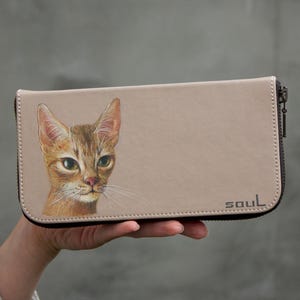 Cartera de piel beige para mujer con cremallera y diseño de retrato de gato, idea de regalo para esposa, retrato de mascota