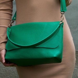 Green Leather Crossbody Bag Christmas Gift Idea Large Shoulder Bag Daily Purse Vivid Green Purse Minimalist Crossbody Bag Basic Purse