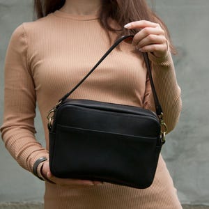 ブラック 100% レザー ショルダーバッグ レディース クロスボディバッグ マットレザー 財布 毎日使えるブラック財布