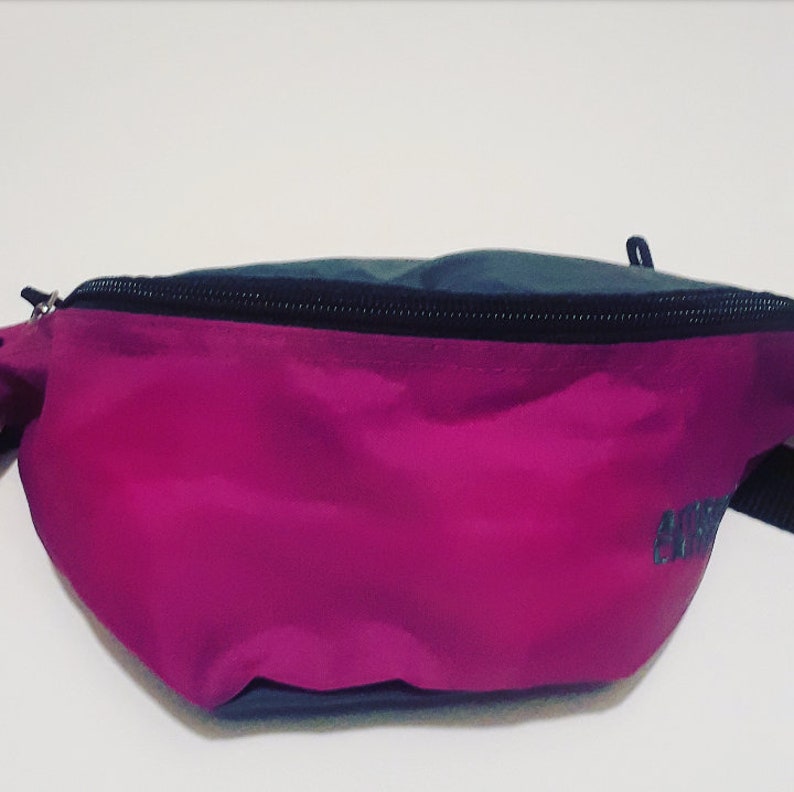 Fanny pack bum bag hip pouch apparel accessories storage organize outdoor sports activewear fashion style retro purple 80s 1980s 90s 1990s
