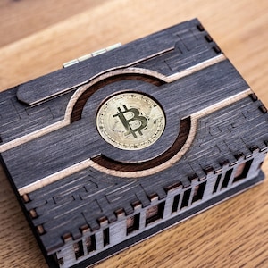 Bitcoin wooden box, Bitcoin handmade box, Bitcoin fan art, Bitcoin gift, Crypto gift, Bitcoin handmade gift, Wooden stash box