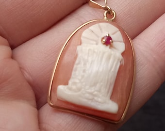 14K cameo pendant 585 gold carved shell candle with genuine ruby as flame, from Italy, great condition, hallmarked.