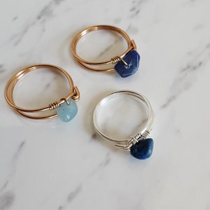 Simple Dainty Natural gemstone loop wire ring , Lapis Lazuli Aquamarine Sodalite , Simple Bohemian Boho small stone gold / silver wire ring