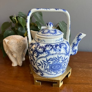 Vintage blue and white china teapot, fixed handle Chinese teapot with rose
