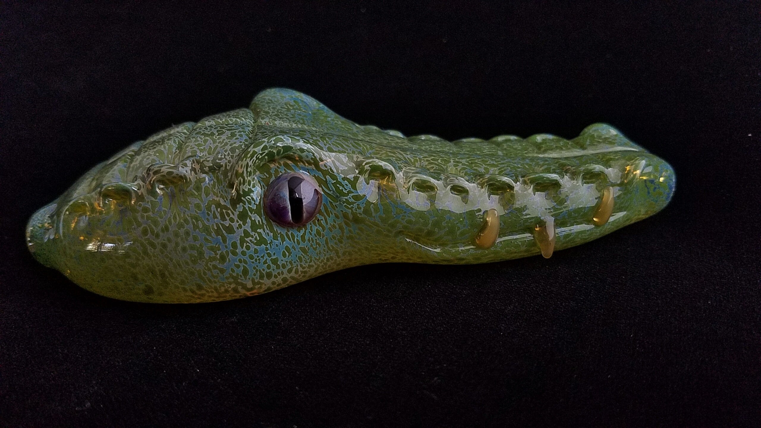 Glass Gator Head Pipe Color Changing Unique Glass Art Fast Shipping