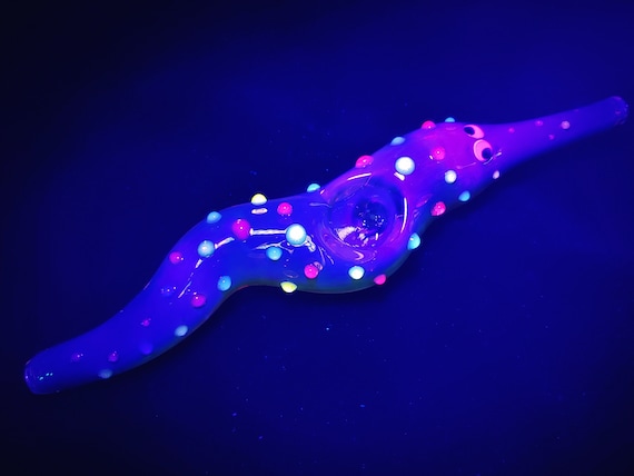 Glass Worm on a String Pipe | UV Glow | Color Changing | Quick Shipping