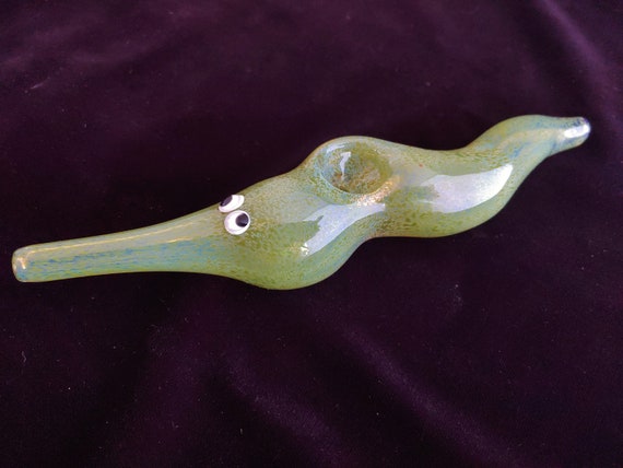 Glass Magic Worm Pipe (Green Version)| Color Changing | Unique Glass Art | Fast & Free Shipping