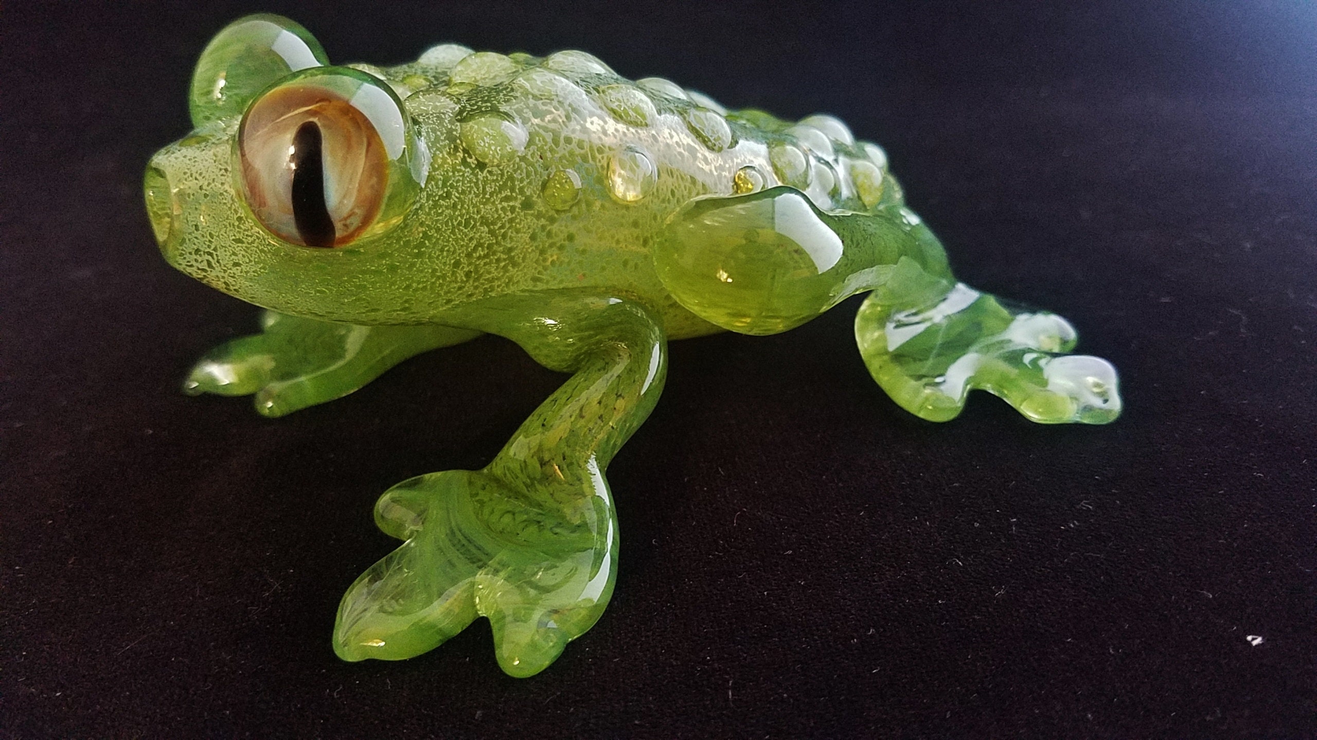 Glass Frog Pipe | UV Glow | Color Changing | Unique Functional Glass ...