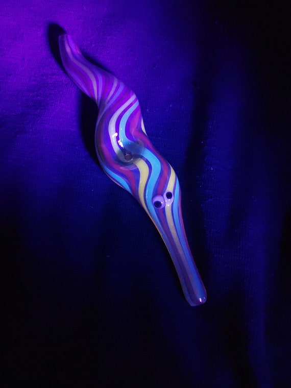 Glass Worm on a String Pipe | UV Glow | Color Changing | Quick Shipping