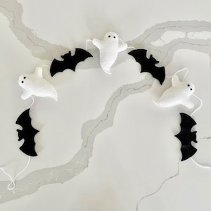 Felt Ghost and Bat Garland | Ghost Garland | Halloween Garland | Halloween decoration | Ghosts | Bats |