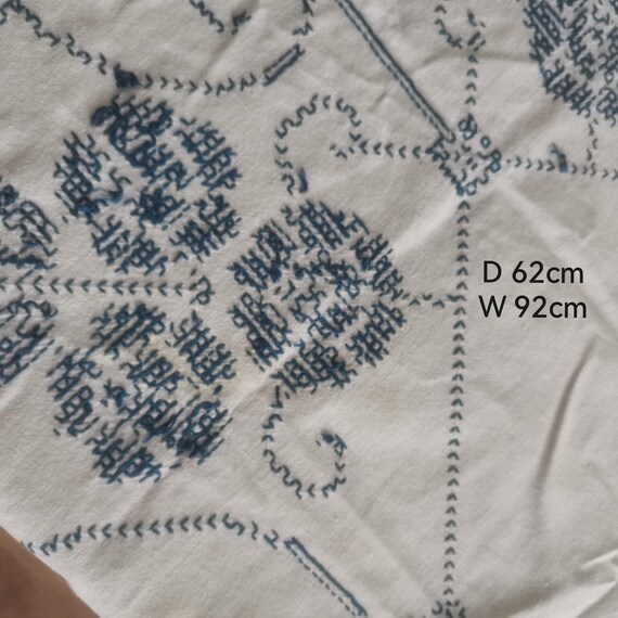 Dr. Blue Cross - 美しいハンガリーのテーブルクロス。魅力的なトリム